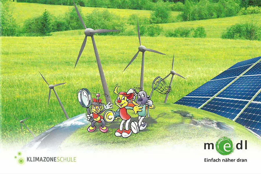 Bild mit Windenergieanlagen und Solarenergieanlagen