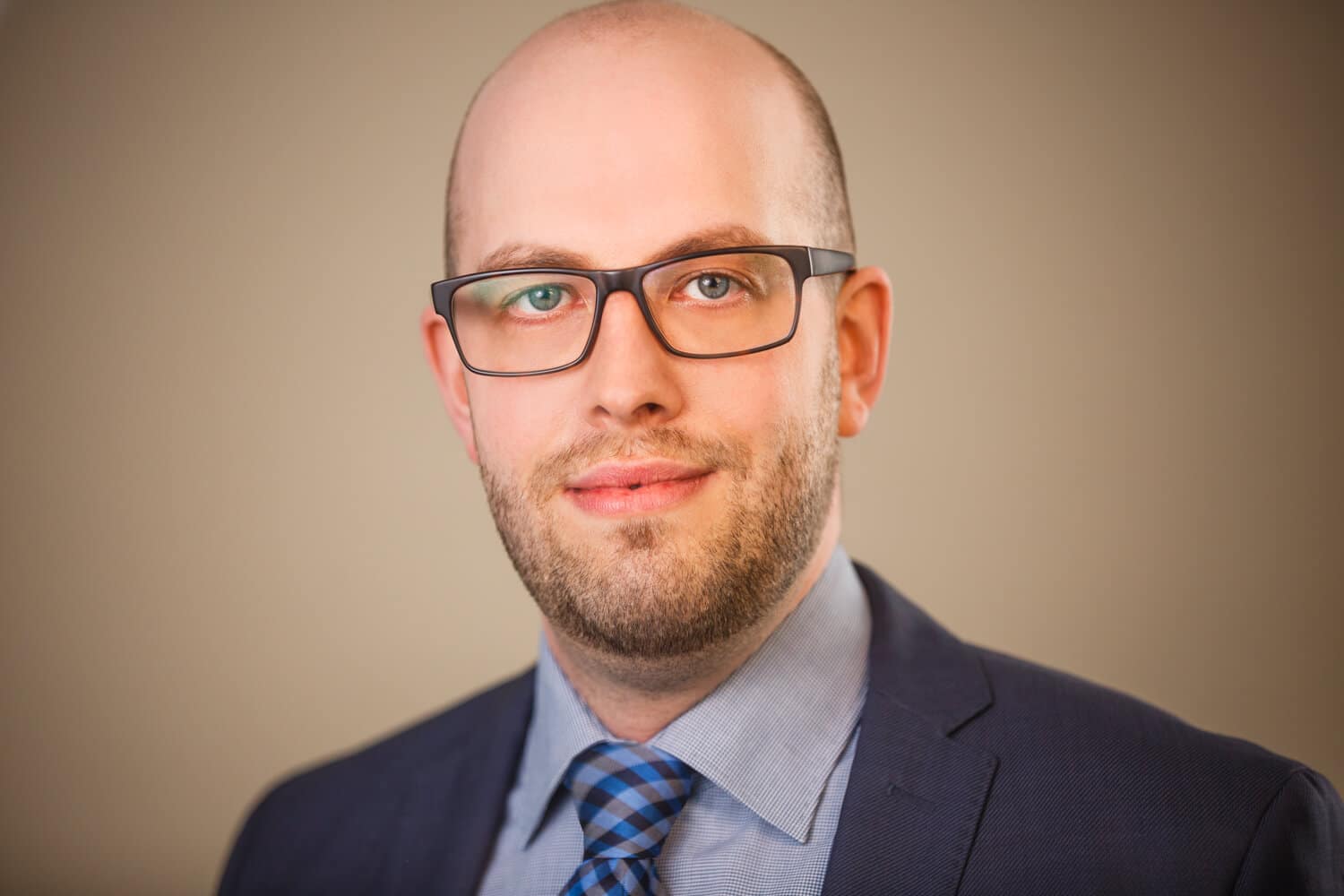 Profilbild eines lächelnden medl-Ansprechpartners für den Geschäftsbereich Fernwärme