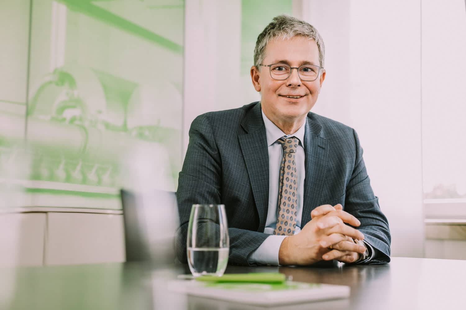 Dr. Henrik Dönnebrink, Geschäftsführung medl GmbH Portrait des kaufmännischen medl-Geschäftsführers Dr. Henrik Dönnebrink