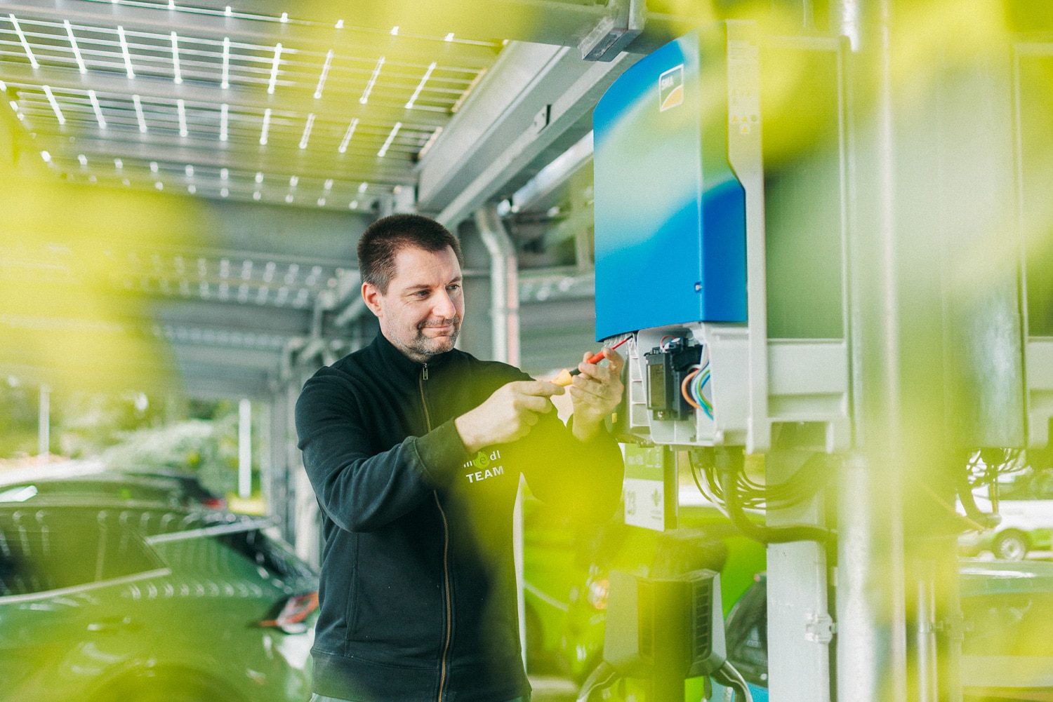 Mitarbeiter der medl in Aktion