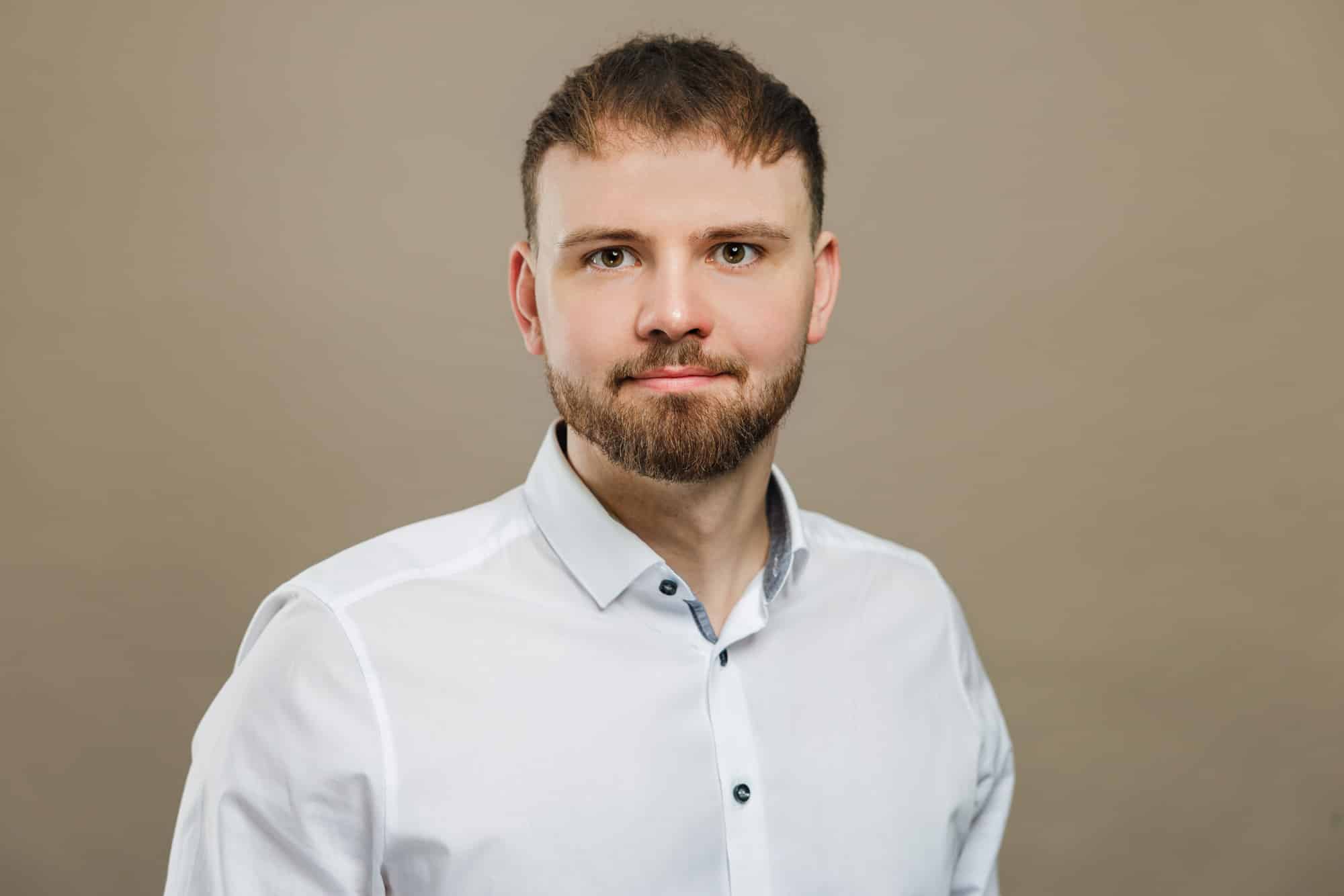 Profilbild eines lächelnden Mitarbeiters aus dem medl-Kundenservice